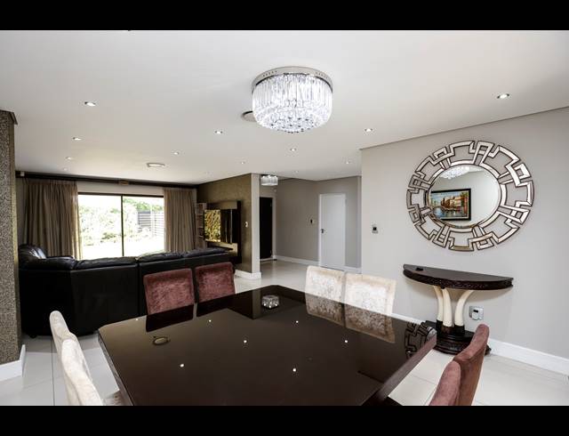4 BEDROOM TOWNHOUSE FOR SALE IN IZINGA